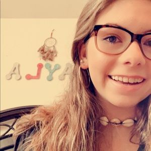 Meet your Posher, Layla